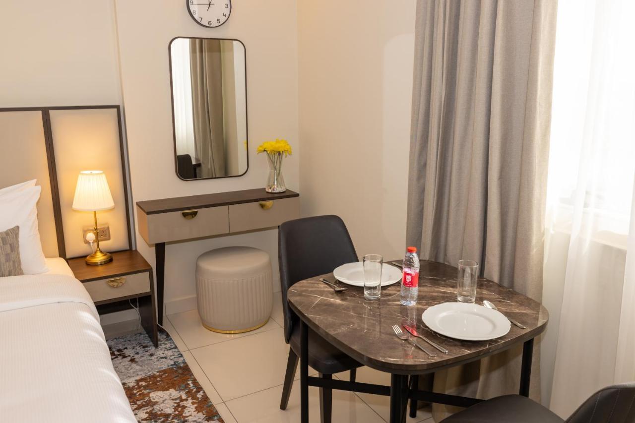 Platinum Coast Hotel Apartments Fujairah Exterior photo A room at the hotel